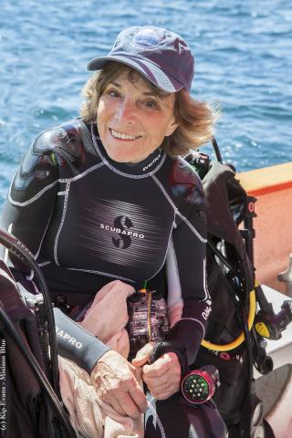 Sylvia Earle Diving at CaboPulmo(c)KipEvans